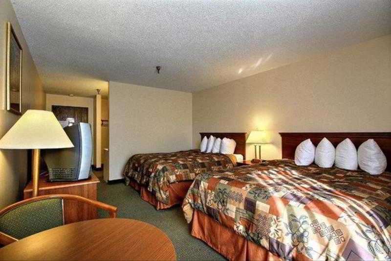 Days Inn & Suites By Wyndham Mt Pleasant Маунт-Плезант Номер фото
