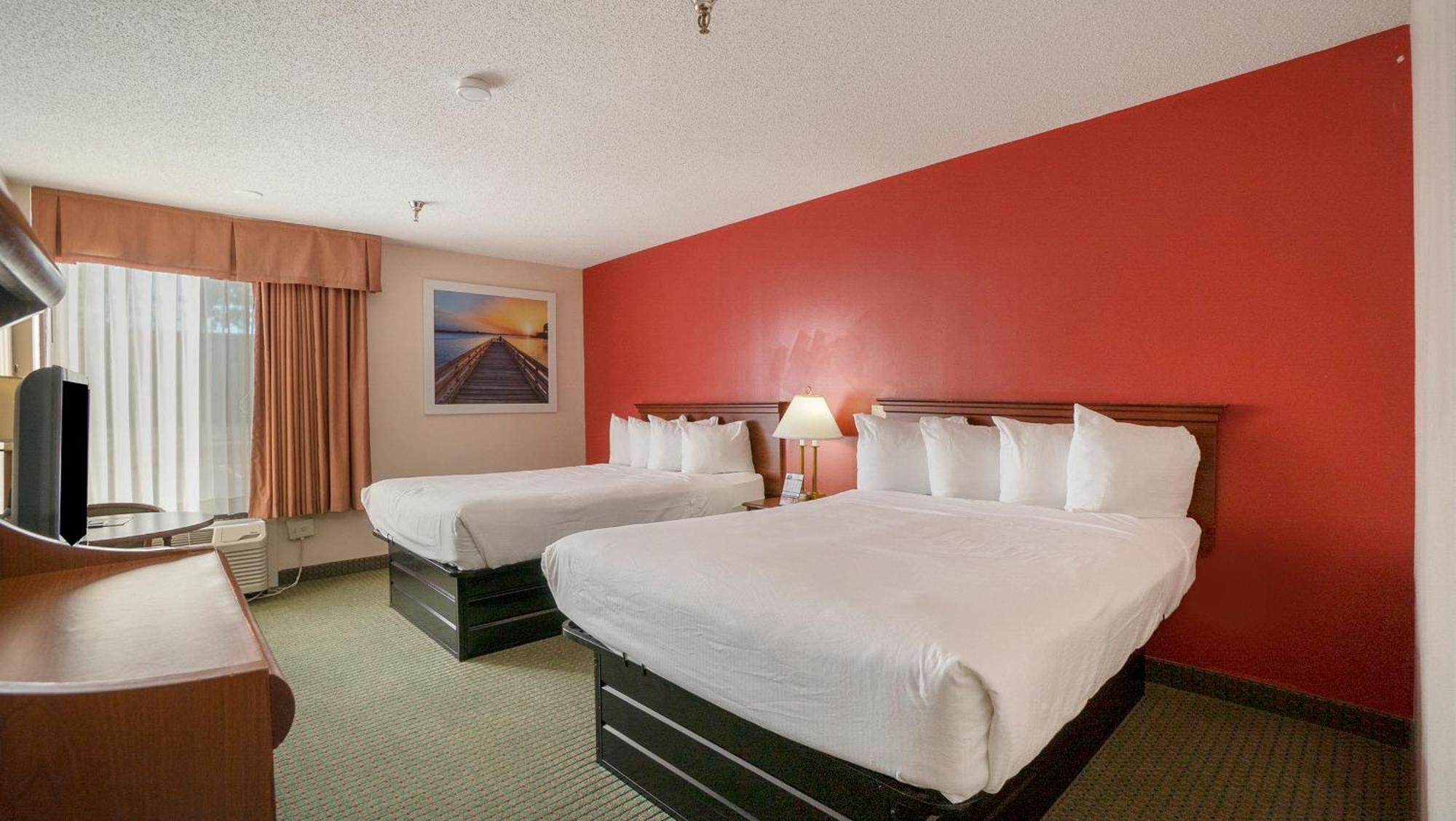 Days Inn & Suites By Wyndham Mt Pleasant Маунт-Плезант Номер фото